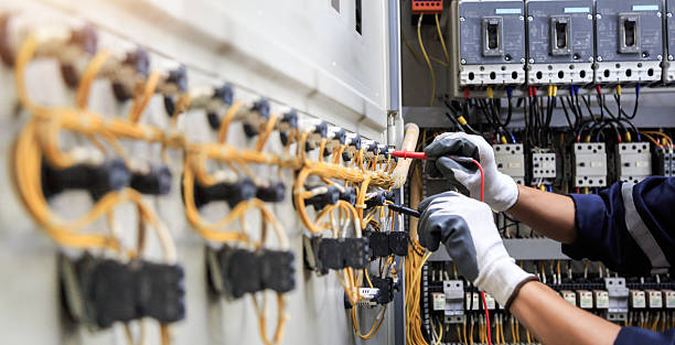 Professional Electrician technician working in Casa Loma, CA